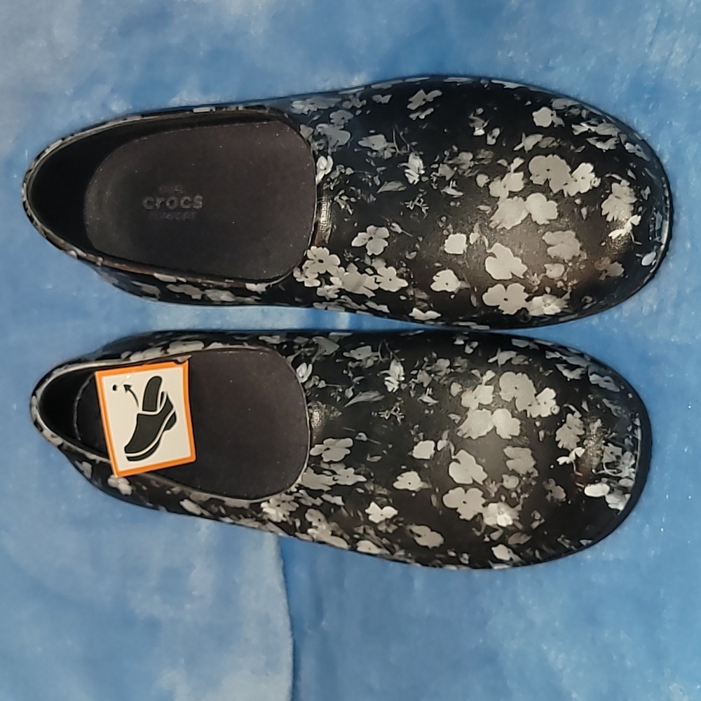 CROCS Women's Black and White Floral Mules